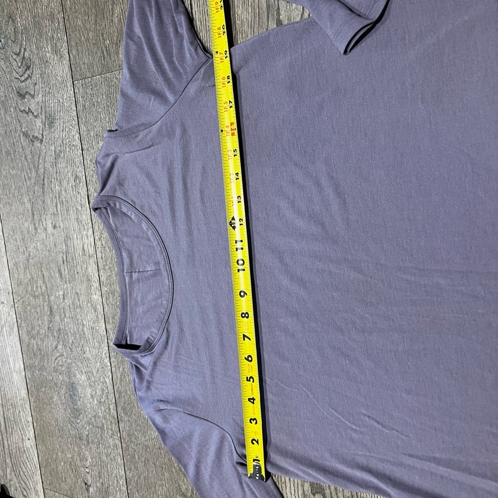 Alo Yoga Motion Long Sleeve Top ( lavender smoke) - Picture 3 of 7